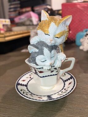 Ceramic Teacup Cat Figurine Purr-fectly tea-lightful Curio collection